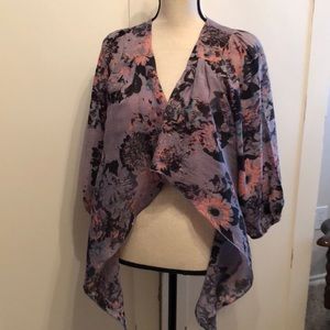 Gray floral kimono size Small